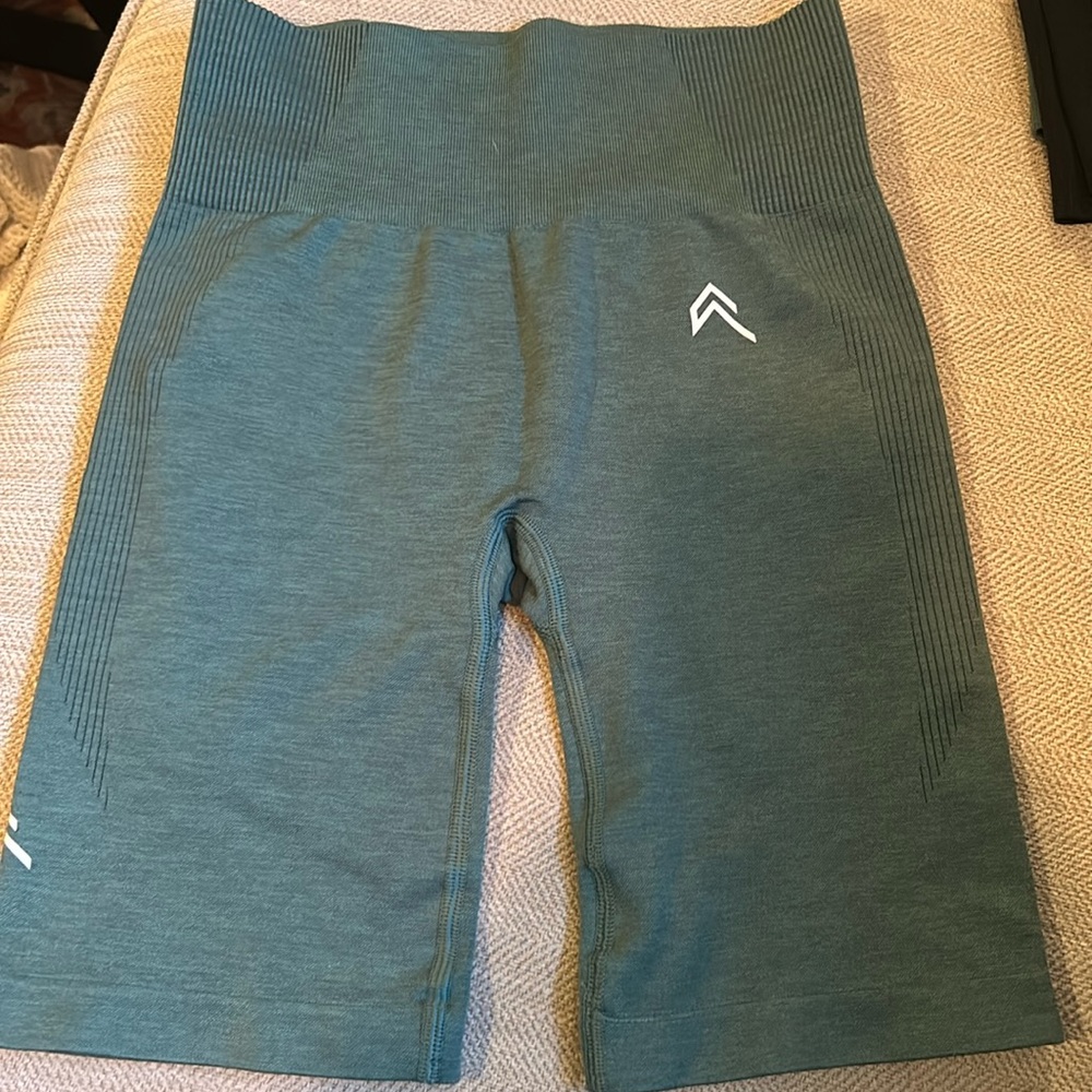 Oner green cycling shorts size small